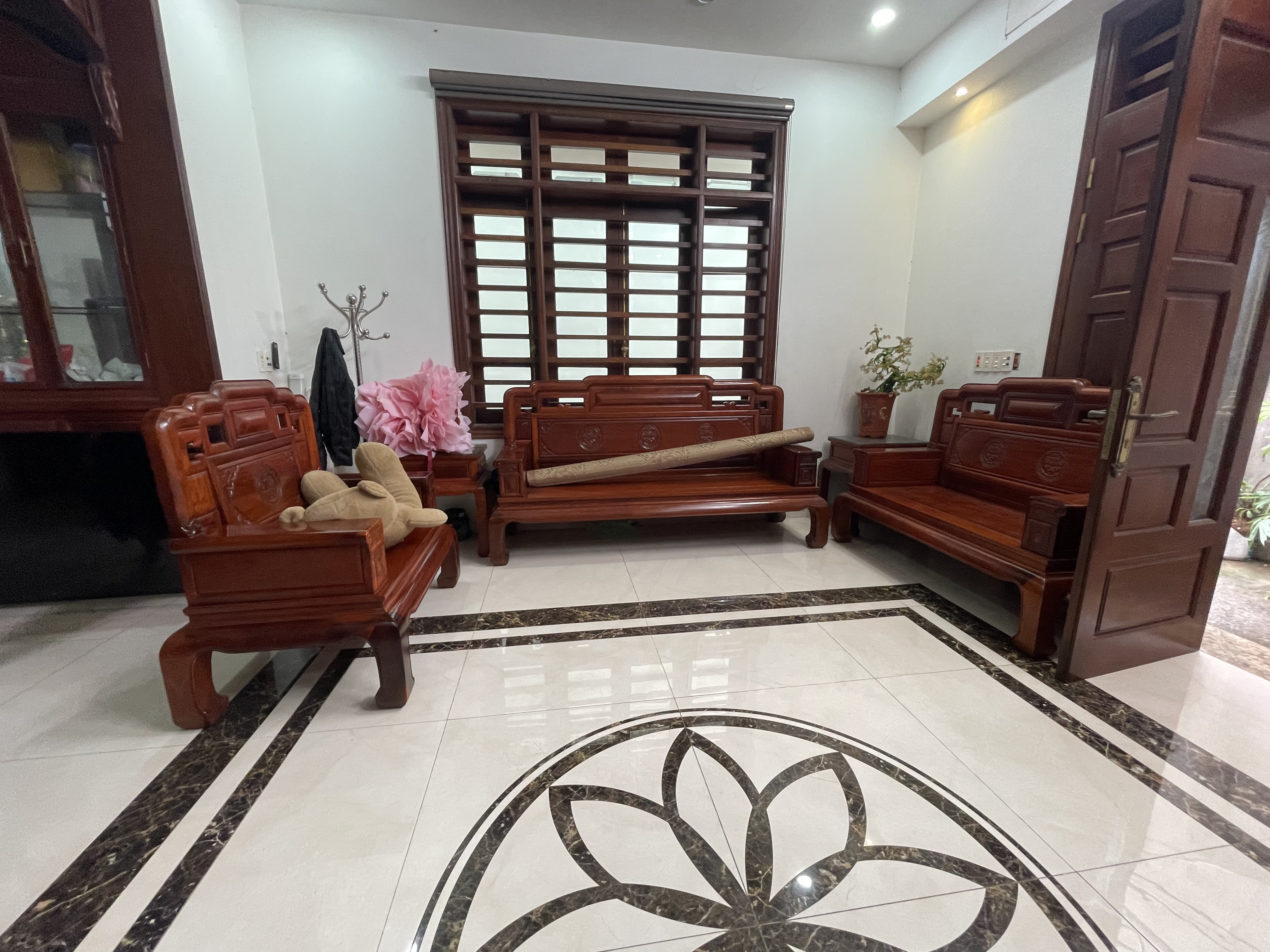 BÁN NHÀ ĐÌNH BẢNG- TỪ SƠN- OTO ĐỖ CỬA- 10M RA OTO TRÁNH- TIỆN ÍCH NGẬP TRÀN AN SINH ĐỈNH
