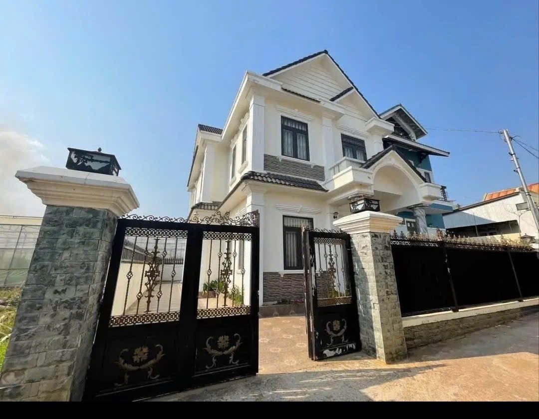 Villa 2 tầng đường Lý Nam đế gần ngã 5 đại học đẹp và kiên cố tâm huyết