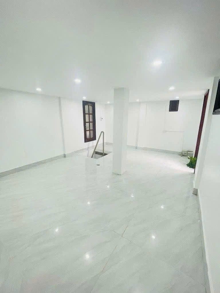 Bán nhà Mặt phố Lý Nam Đế 44m² full thổ cư ngang 5.3m giá 40 tỷ tại Đường Lý Nam Đế Phường Hoàn Kiếm (MUA/BÁN BĐS nhắn tin Zalo 0862299066)