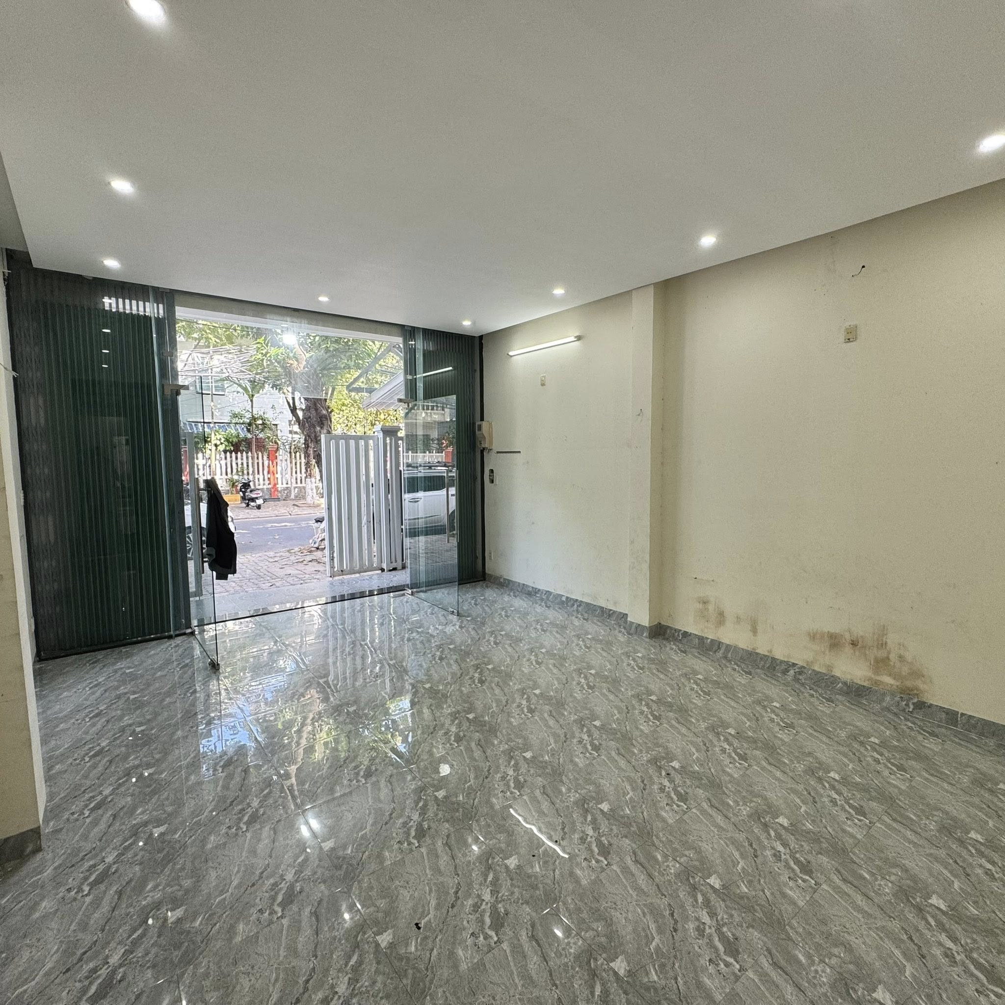 Bán nhà 2 tầng 2 mê đường 7.5m Lý Nhân Tông - Khu dân trí cao, cạnh bv quốc tế Vinmec, Phan Đăng Lưu
