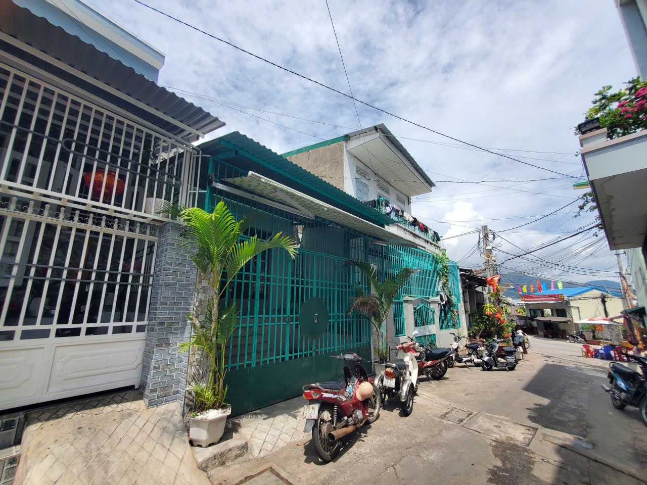 NHÀ C4 ĐƯỜNG OTO CÁCH ĐƯỜNG 2/4 100m