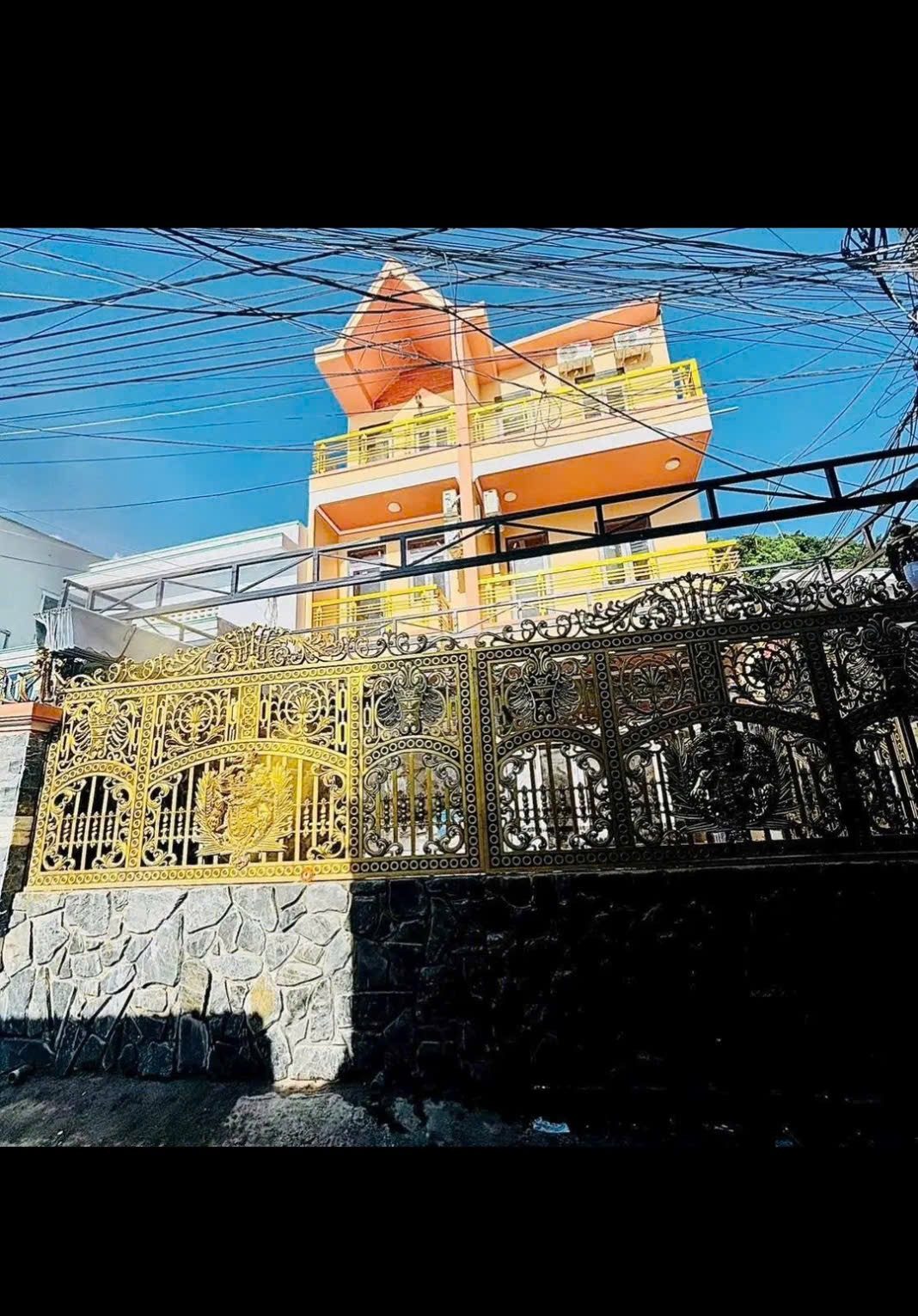Biệt thự mini 2 mặt tiền – gần Hòn Chồng
📍 MT Lý Ông Trọng, phường Bắc Nha Trang (Vĩnh Phước cũ)