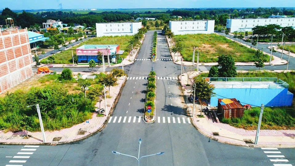 Trung tâm Nhơn Trạch - Đối diện cổng T1 Sân bay Long Thành - Cách KCN Nhơn Trạch 1km - Giá 1tỷ299.