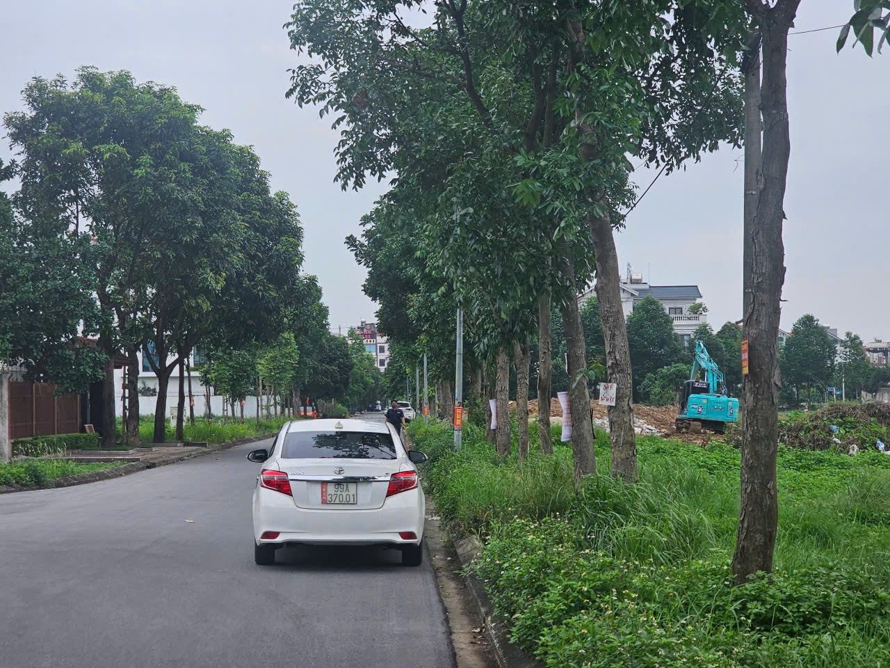 Bán đất biệt thự dự án KĐT đại hoàng long dãy OBT2 mặt đường lý thánh tông. Diện tích 348m mặt tiền 15m hướng đông nam. Phường võ cường tỉnh bắc ninh