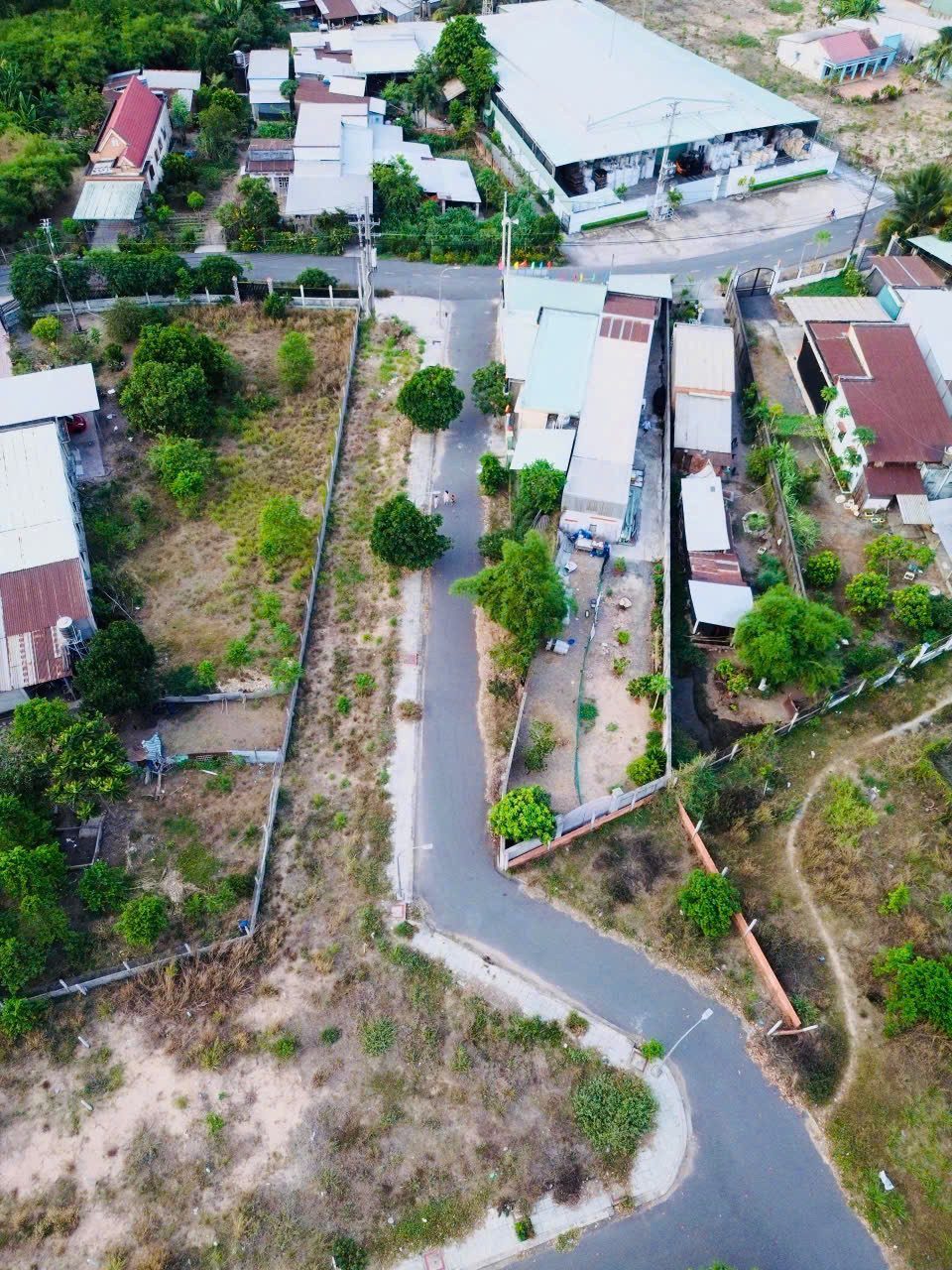 BÁN ĐẤT CỦ CHI, LÔ 2 MẶT TIỀN 6 x 15m – TẠI PHÚ HÒA ĐÔNG