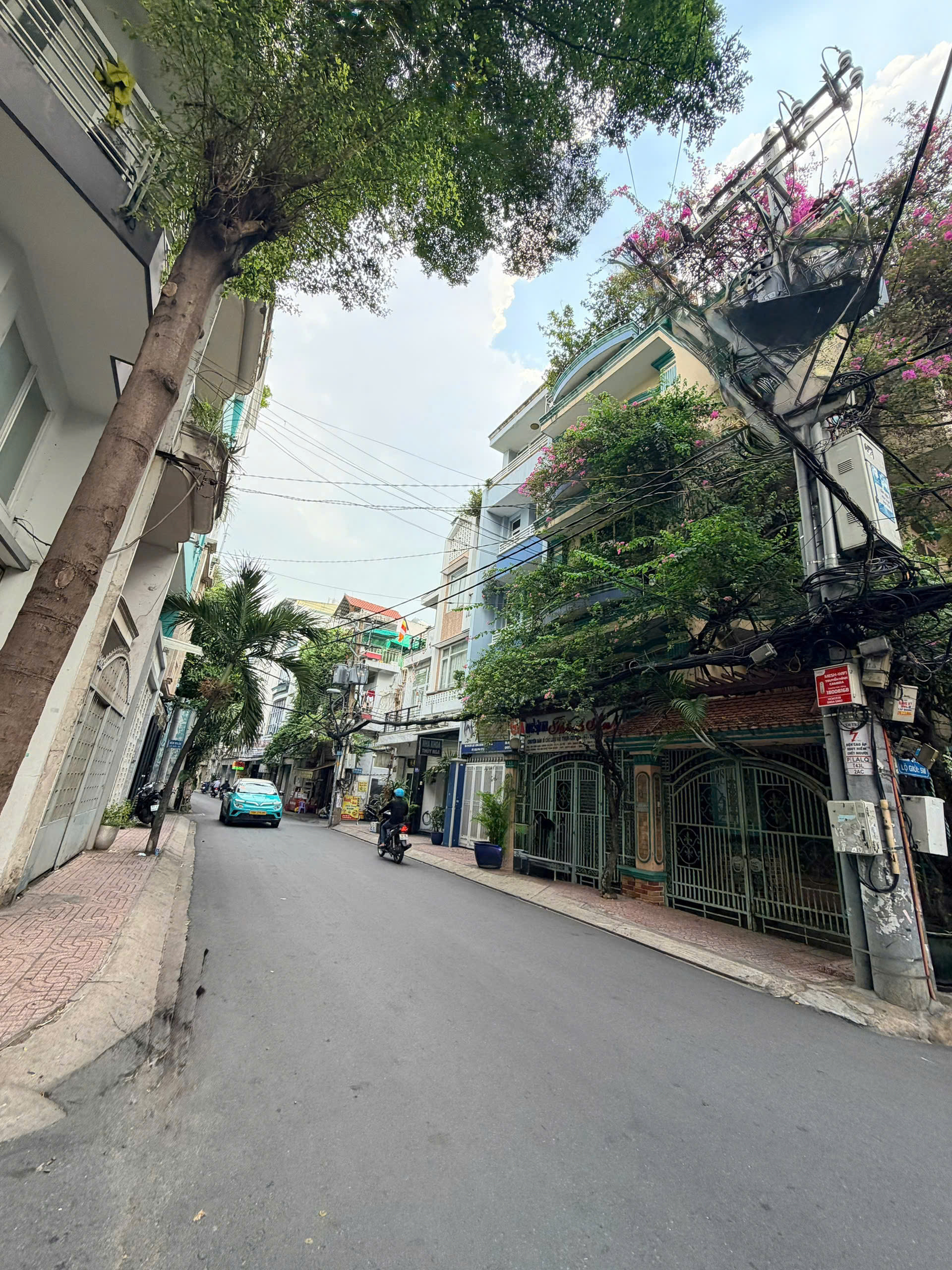 TÂN PHÚ- P. TÂN SƠN NHÌ - ĐƯỜNG LÝ TUỆ  - HẺM OTO THÔNG-  CÁCH 30 RA MẶT TIỀN - KHU AN NINH GẦN AEON TÂN PHÚ