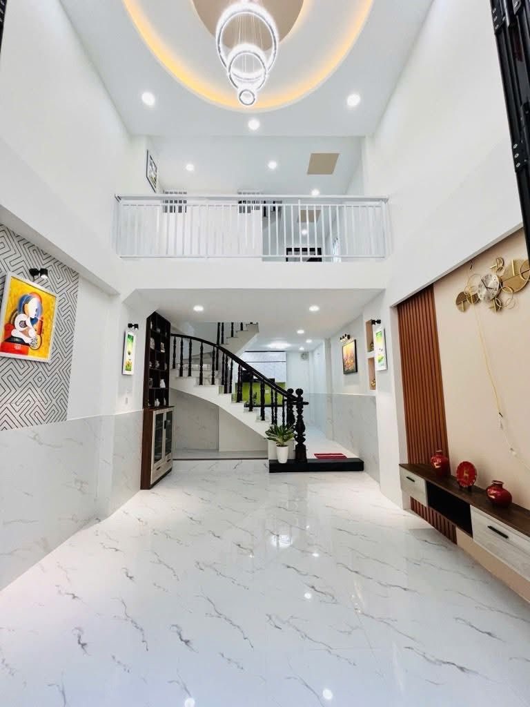 QUẬN 8  – HẺM MAI HẮC ĐẾ NHÀ MỚI Ở NGAY - 1TRỆT-1LỮNG - 1LẦU + SÂN THƯỢNG TRƯỚC SAU - 50 M RA MẶT TIỀN ĐƯỜNG - CHỈ 5.18T