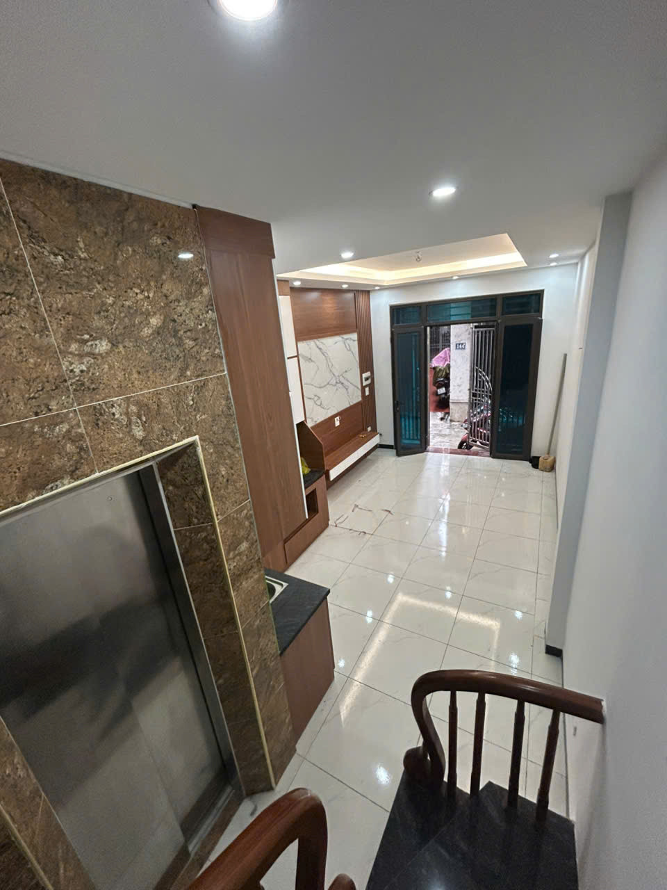 CƠ HỘI ĐẦU TƯ SIÊU HIẾM – NHÀ 5 TẦNG MẶT NGÕ THÔNG, KINH DOANH, CẠNH CHỢ MẬU LƯƠNG – HÀ ĐÔNG