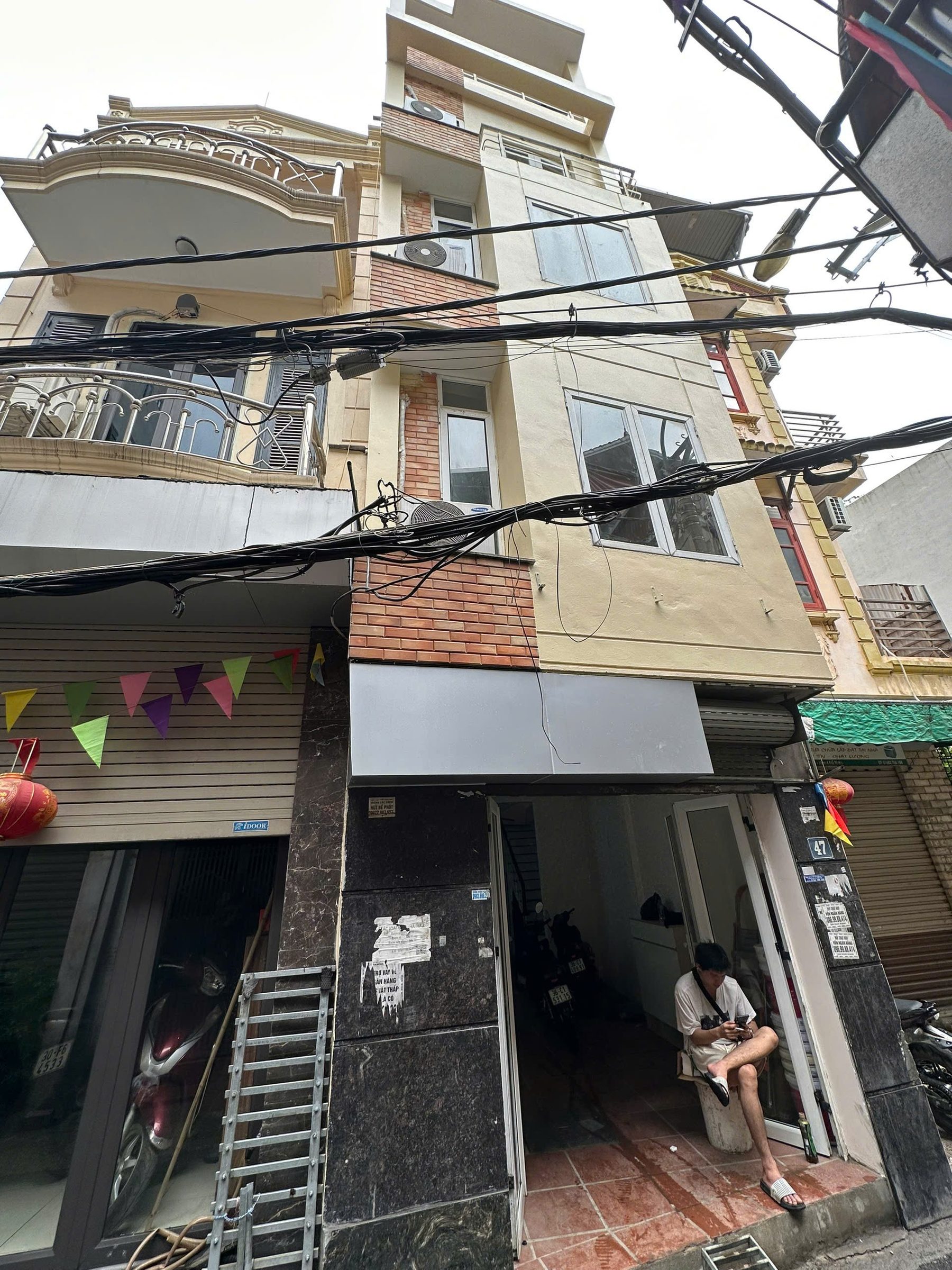 Cho Thuê Nhà  Đỗ Đức Dục - Mễ Trì 40M² 5 Tầng 3 Ngủ - Giá Thuê 15,5tr