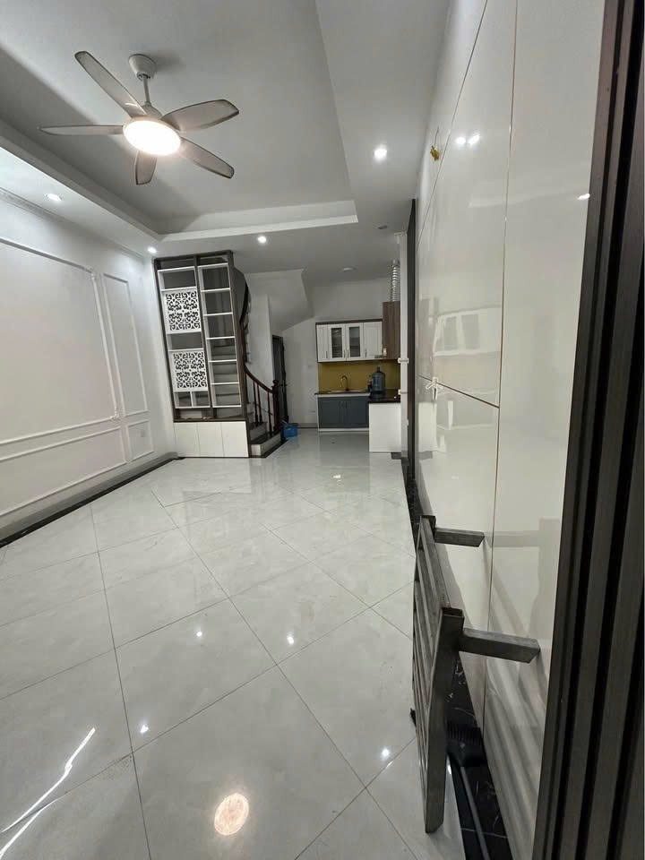 Cho Thuê Nhà Ngõ 523 Minh Khai - Hai Bà Trưng 35M² 5 Tầng 3 Ngủ Khép Kín - Giá Thuê 15tr