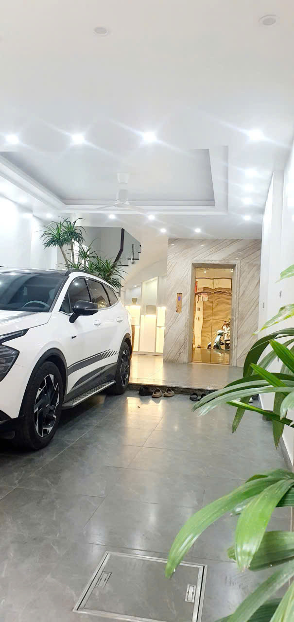 Bán nhà Phân lô, vỉa hè, Minh Khai, Hai Bà Trưng, một nhà ra phố, 6 tầng thang máy, ô tô vào nhà 65m2, 23.8 tỷ