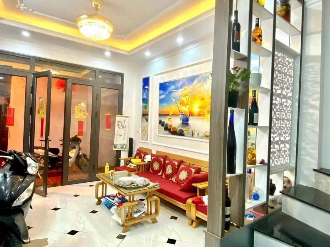 Cho Thuê Nhà Ngõ 523 Minh Khai - Hai Bà Trưng 30M² 5 Tầng 3 Ngủ - Nội Thất CB - Ở Ngay - Giá Thuê 12tr