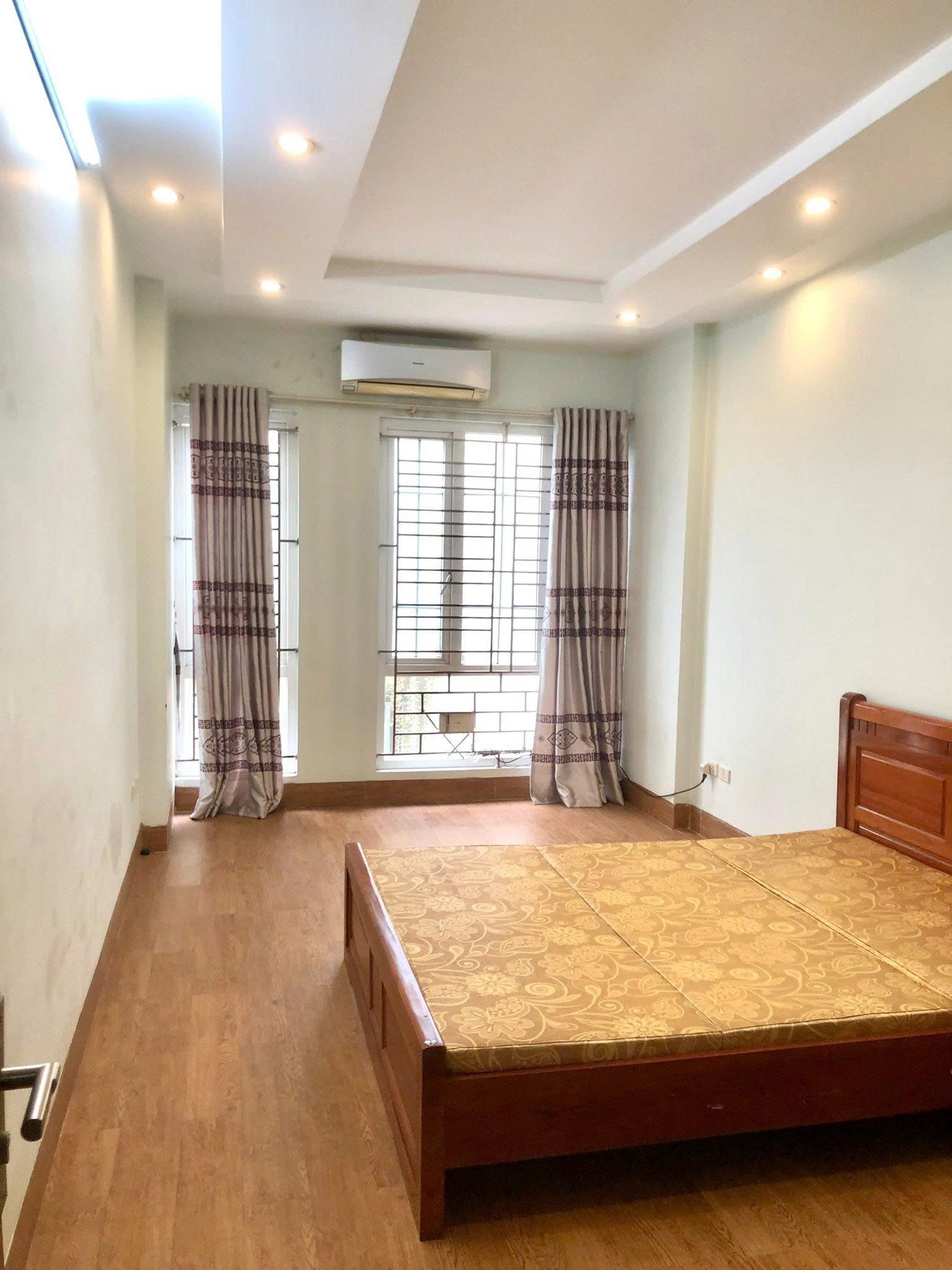 Nhà Minh Khai, quận Hai Bà Trưng 42M x 5T, 6 phòng giá 12 triệu