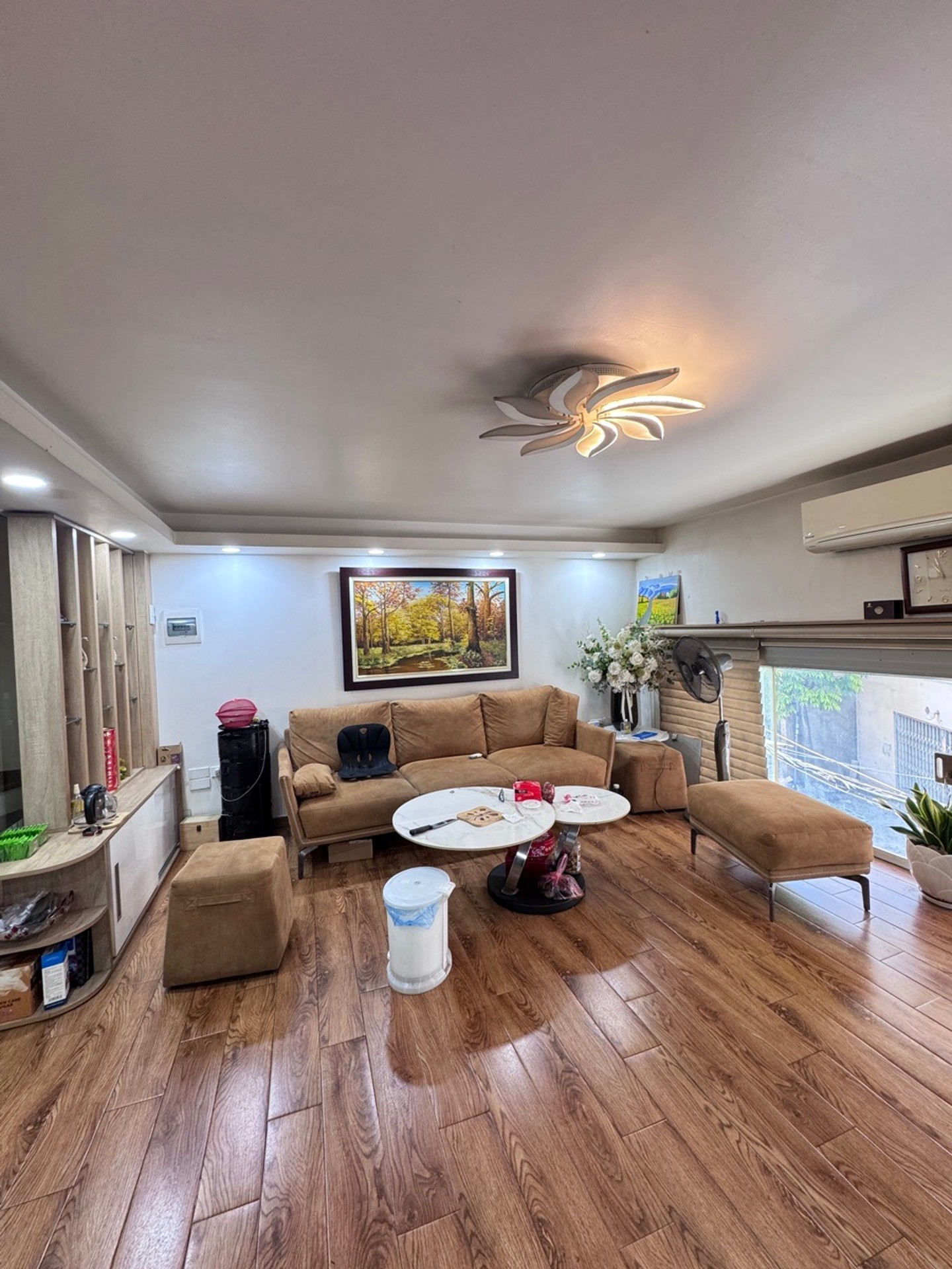 Bán nhà riêng tại Minh Khai, giá ưu đãi 10,5 tỷ, 35m2, 4PN, 5WC, view đẹp ô tô gara kinh doanh