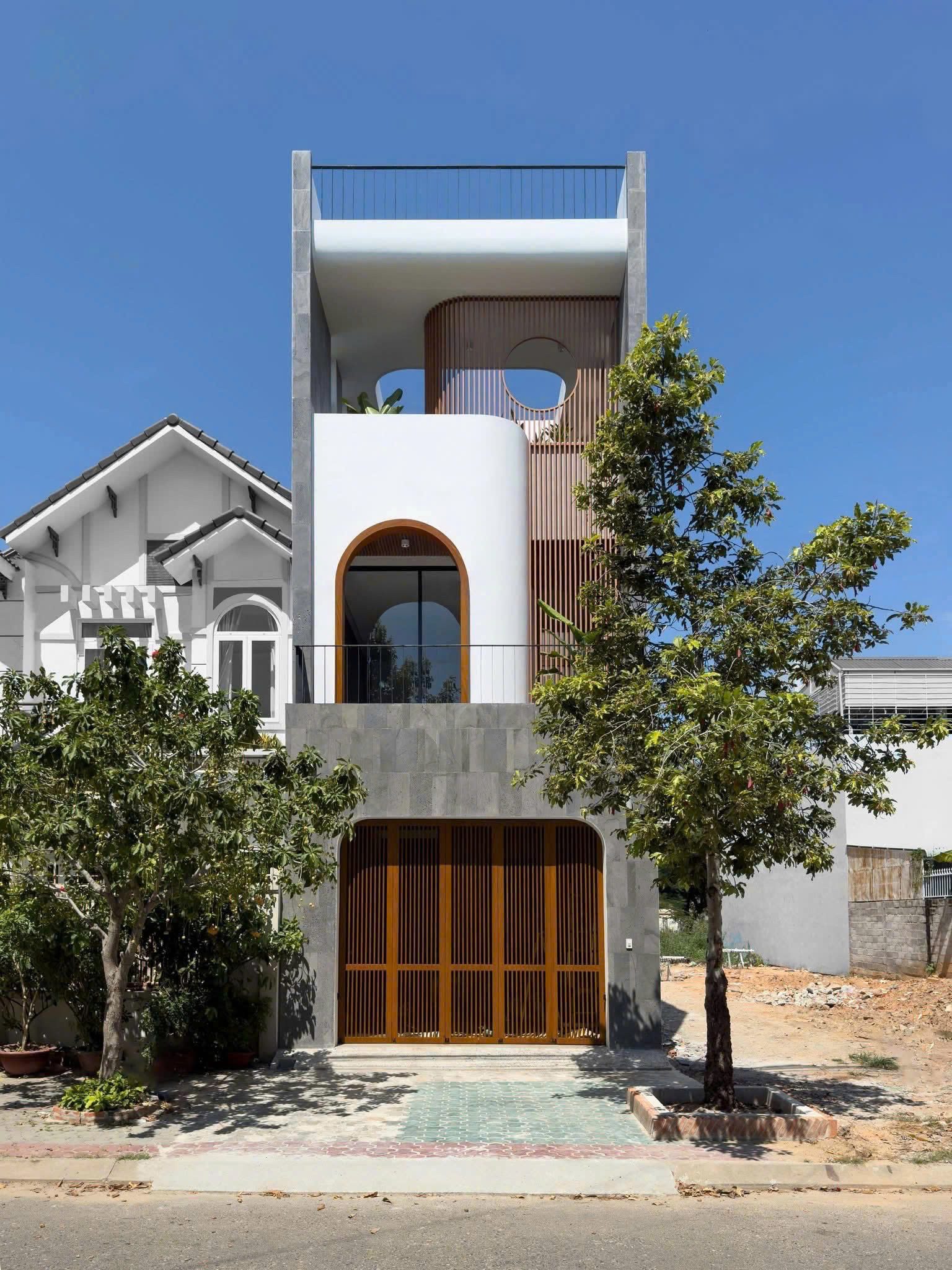 GIẢI PHÁP AN CƯ 2.550 TỶ – NHÀ MỚI 100M²