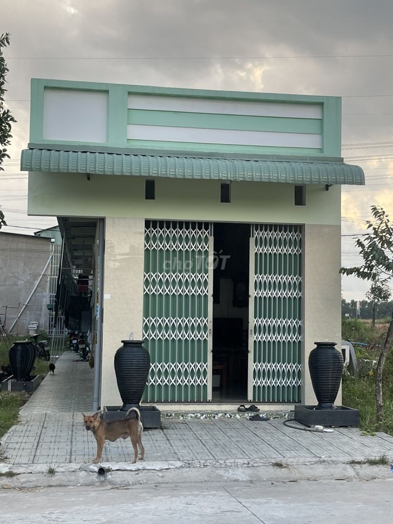 Dãy trọ 300m2,SHR chỉ 919TR có 12p và 2 kiot đường N3, phường Mỹ Phước ngay KCN Mỹ Phước