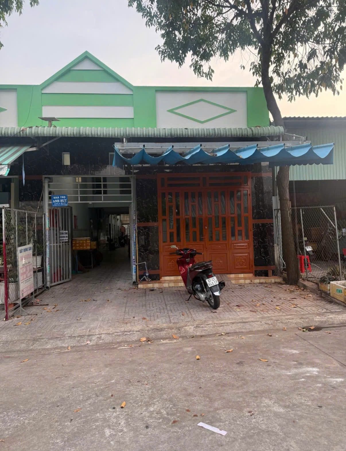 Cắt lỗ sâu! Dãy trọ 2kiot và 10P cho thuê 300m2 chỉ 1TỶ680 Triệu ngay KCN Becamex Bàu Bàng đường N3,thị trấn Lai Uyên