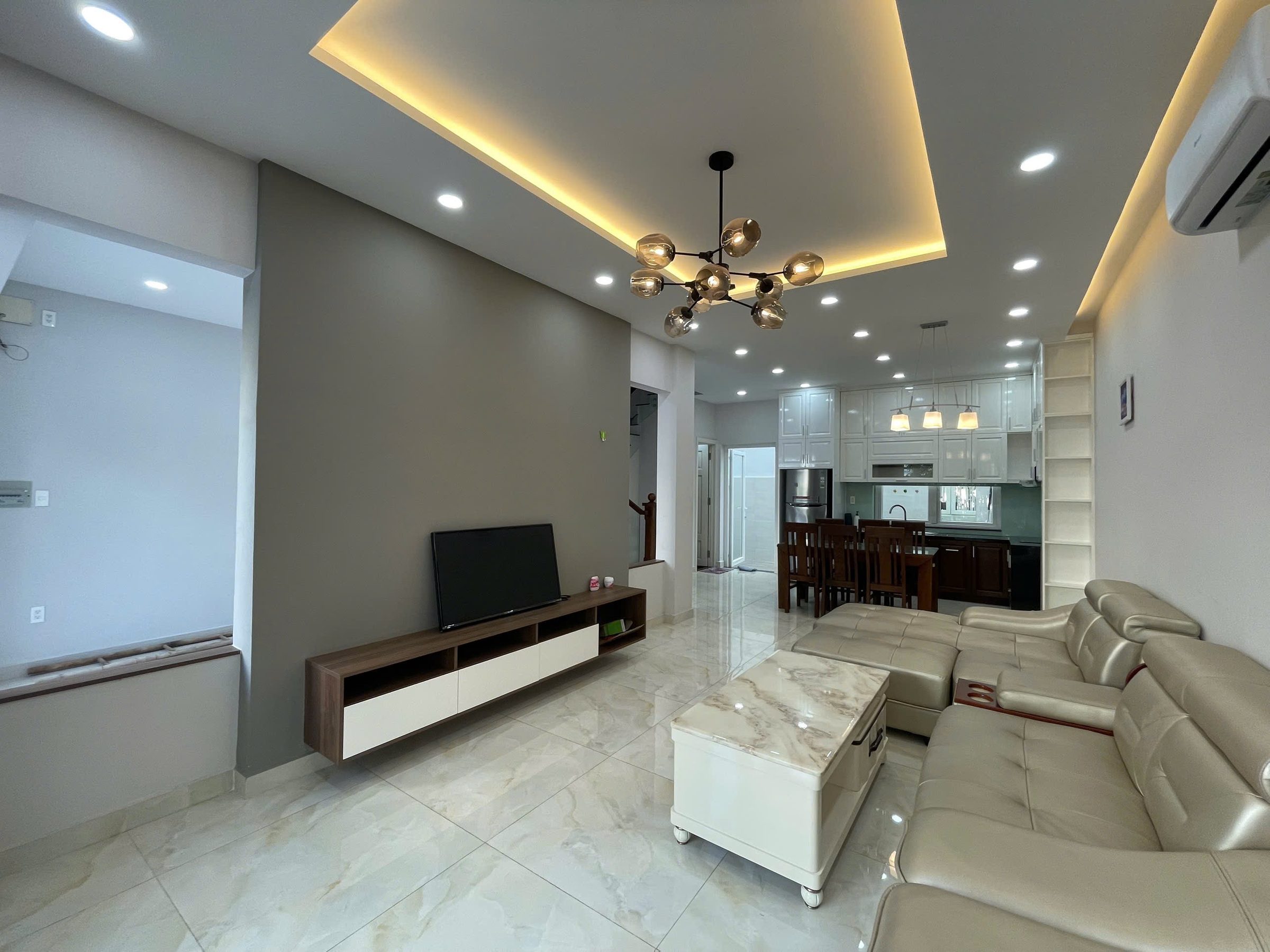 Hạ giá 600tr bán nhà ngang 7x16 Mega Ruby full nội thất công chứng ngay !