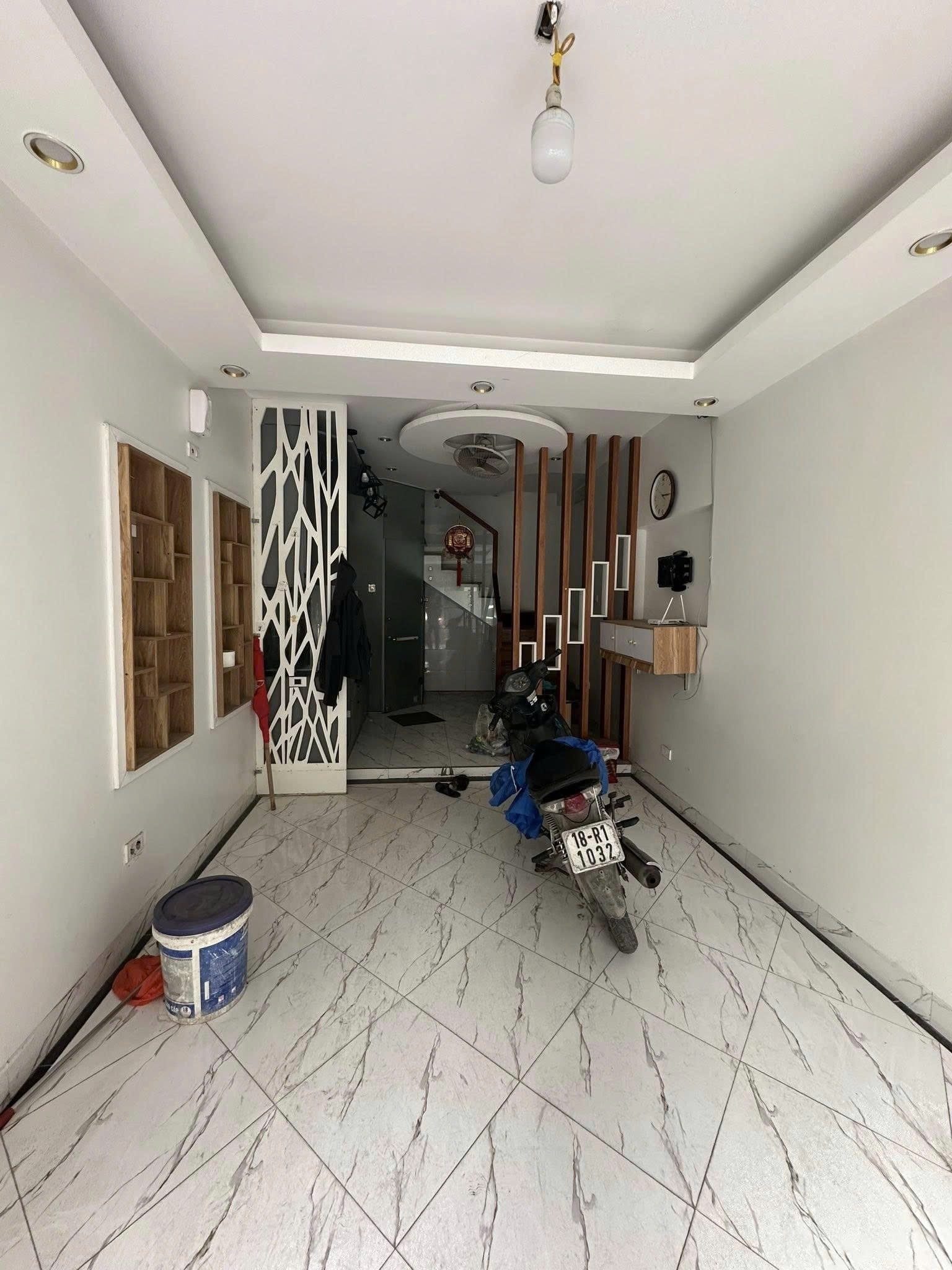 Cho Thuê Nhà 35M² 4 Tầng 4 Ngủ - Full Nội Thất - Ngõ Ô Tô Tránh - Giá Thuê 10tr