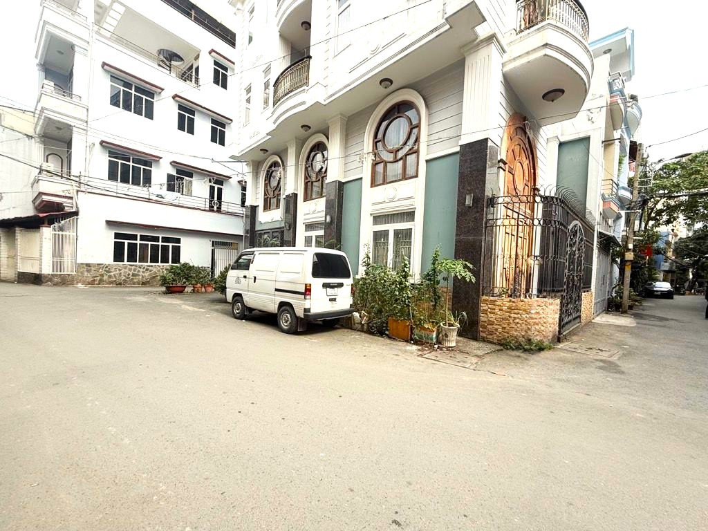 🏡 CÁCH QUẬN 10 CHỈ 5 PHÚT – NHÀ 5 TẦNG KIÊN CỐ – TỔNG DIỆN TÍCH SÀN ~240M² – ĐANG KHAI THÁC ỔN ĐỊNH ~40TR/THÁNG – GIÁ 7.9 TỶ