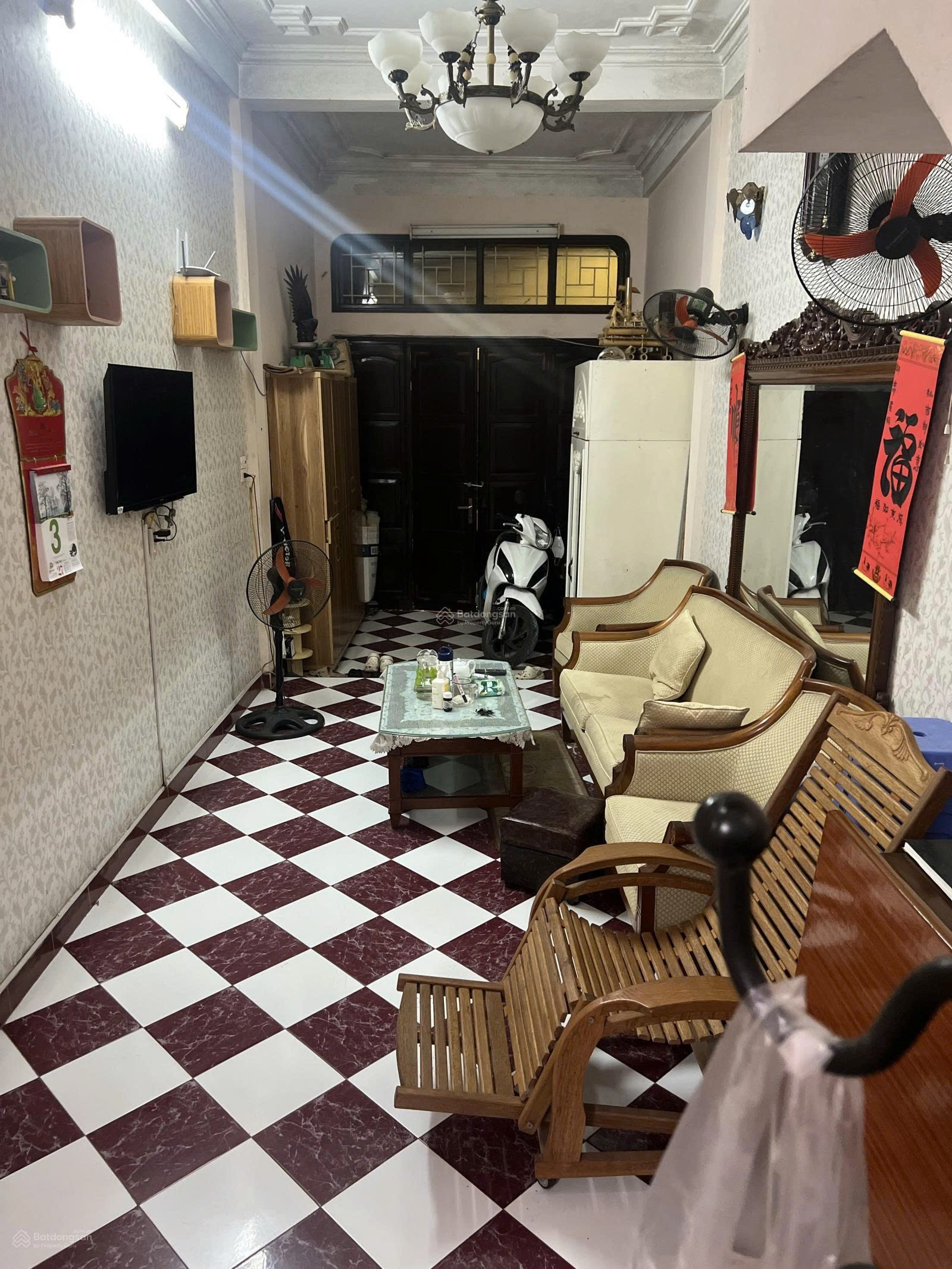 Cho thuê Nhà riêng đườn Nghĩa Tân Quận Cầu Giấy 60M x 3T (4 ngủ) giá 17 triệu