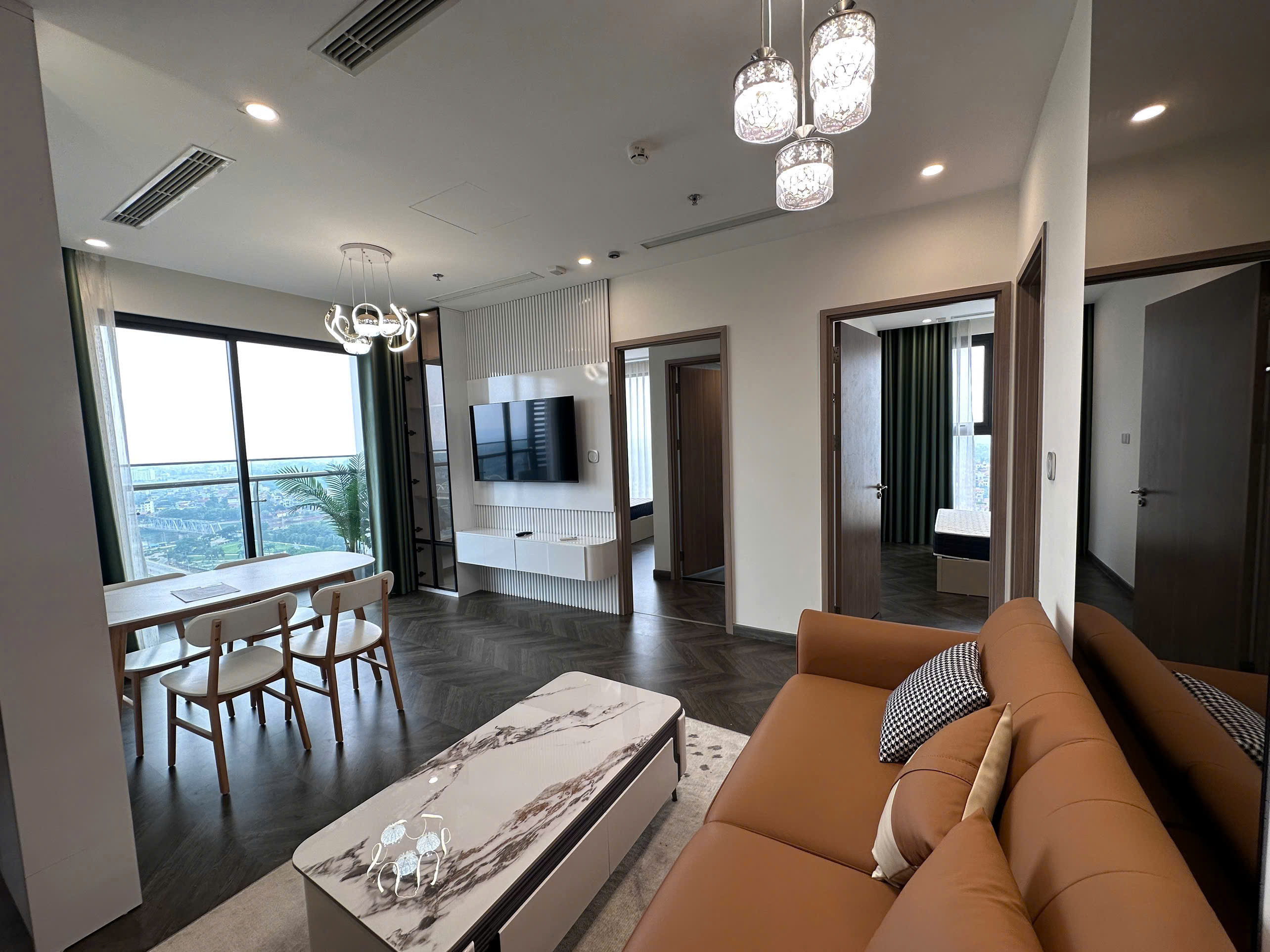 NHÀ MỚI ĐÓN TẾT
VINHOME BẮC GIANG Studio giá1,9xx, 1PN giá 3,0xx,
2PN giá 4,0xx LH: 0989.210.696