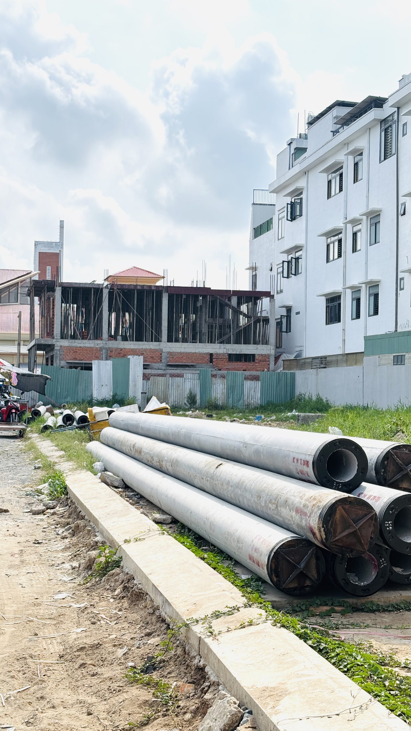 NHÀ PHỐ 1 TRỆT 3 LẦU MẶT TIỀN ĐƯỜNG SỐ 1, TRUNG TÂM CHỢ CÁI VỒN