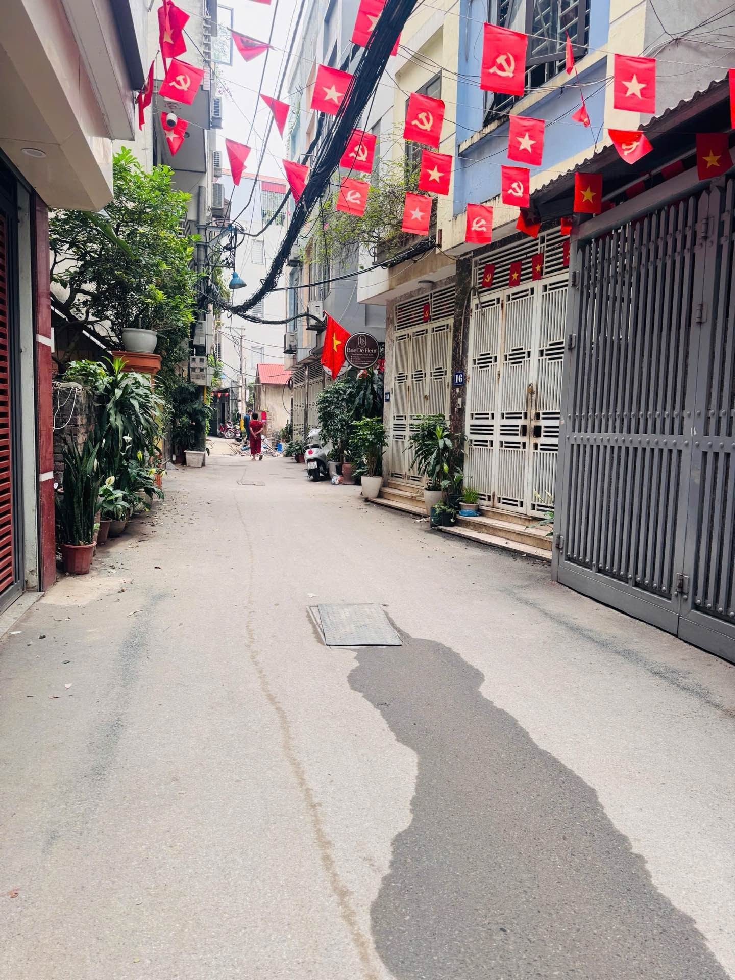 Bán nhà KĐT Văn Khê 70m2 - View hồ thoáng đẹp - Dân xây chắc chắn - Khu dân trí cao