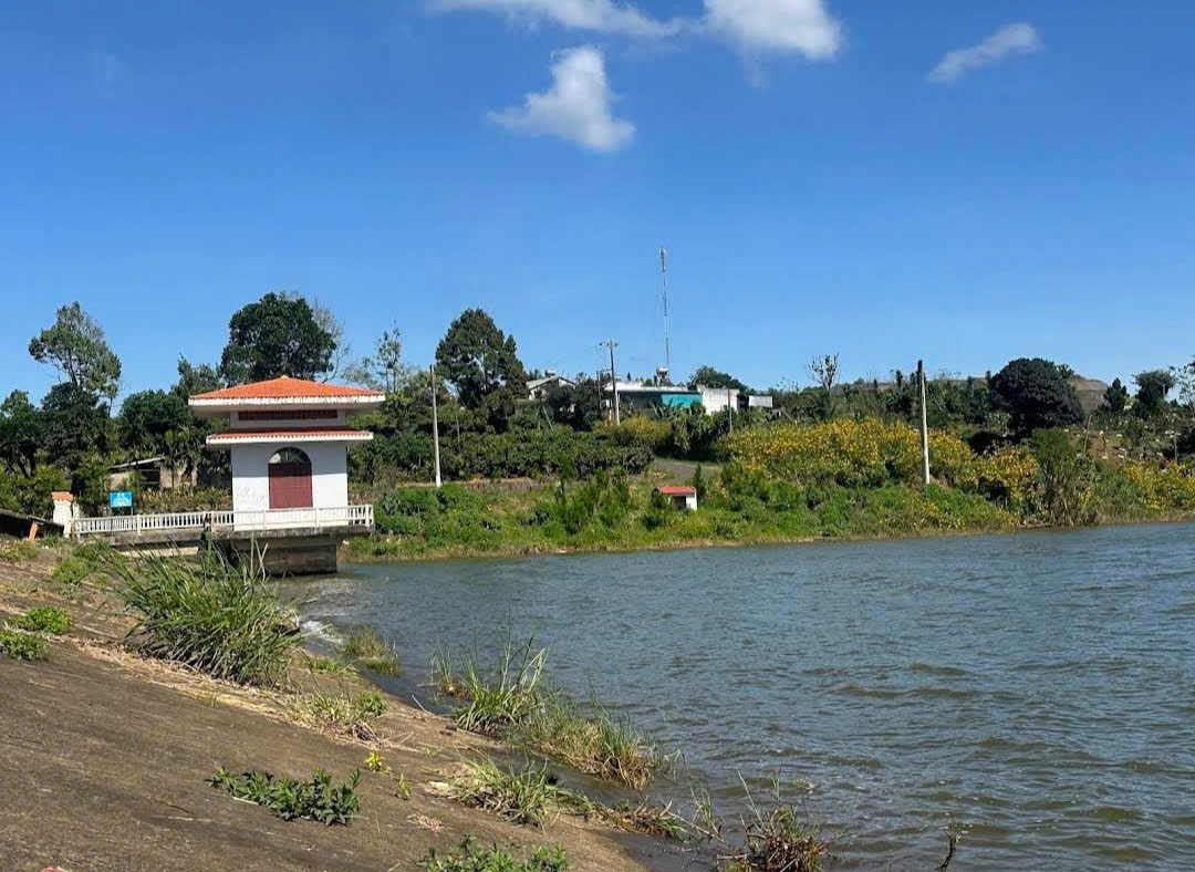 đất đẹp ngay tt Di Linh 300m2 full tc chỉ 2ty250