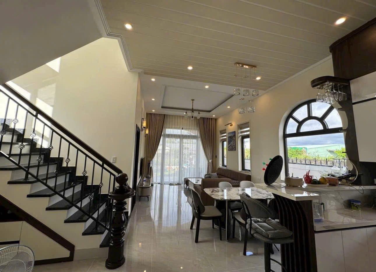 CẦN BÁN CĂN VILLA SÂN VƯỜN - ĐÀ LẠT