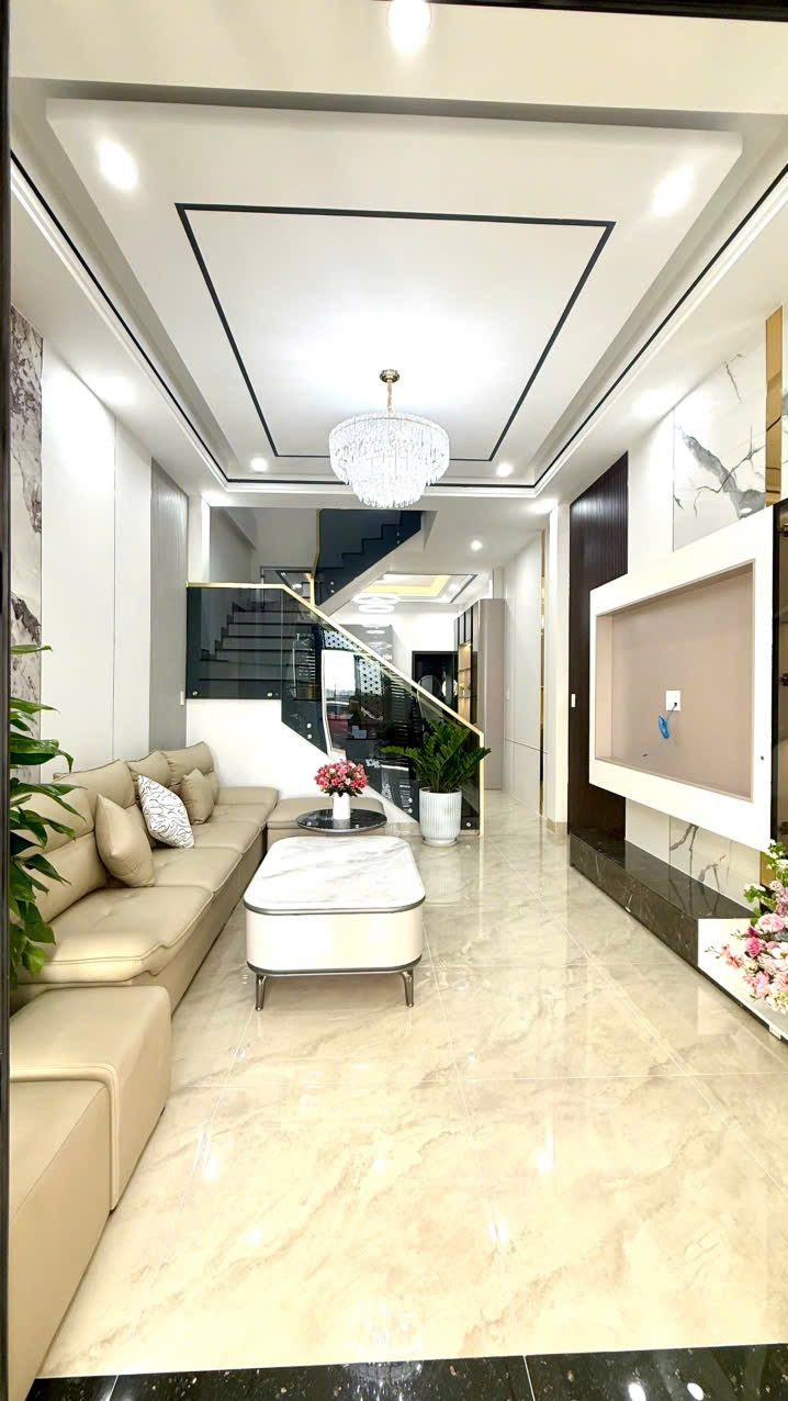 🏡 Nhà Mặt tiền Nguyễn Thế Lịch