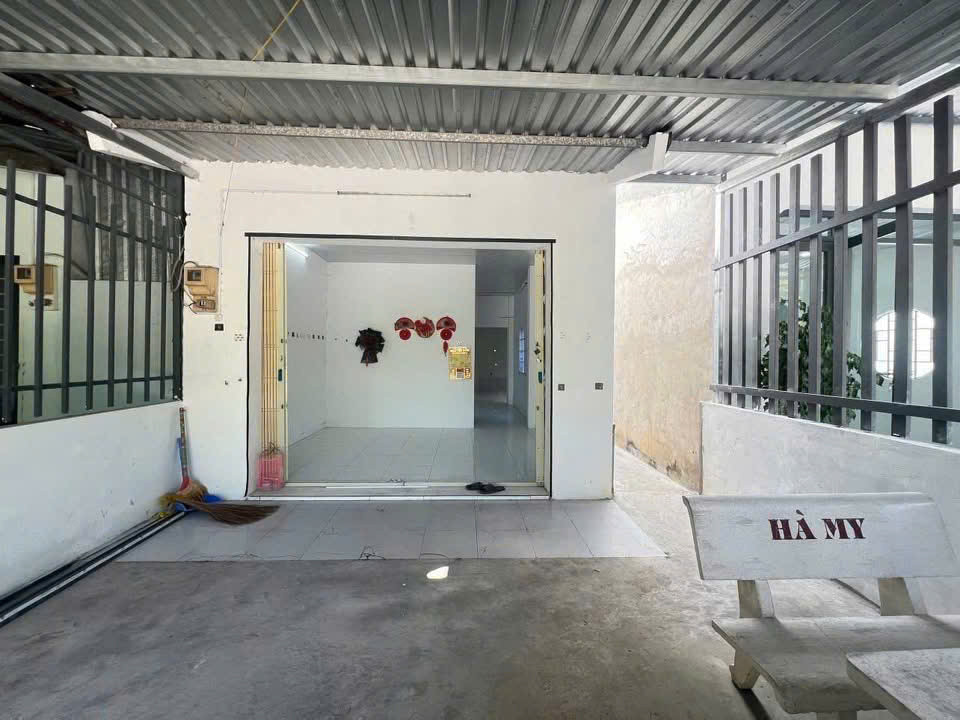 Gần Cầu Vượt Củ Chi 151m2 Sổ Hồng Riêng Sẵn Chủ Ngộp Bán nhanh 710triệu Bao Phí Thuế