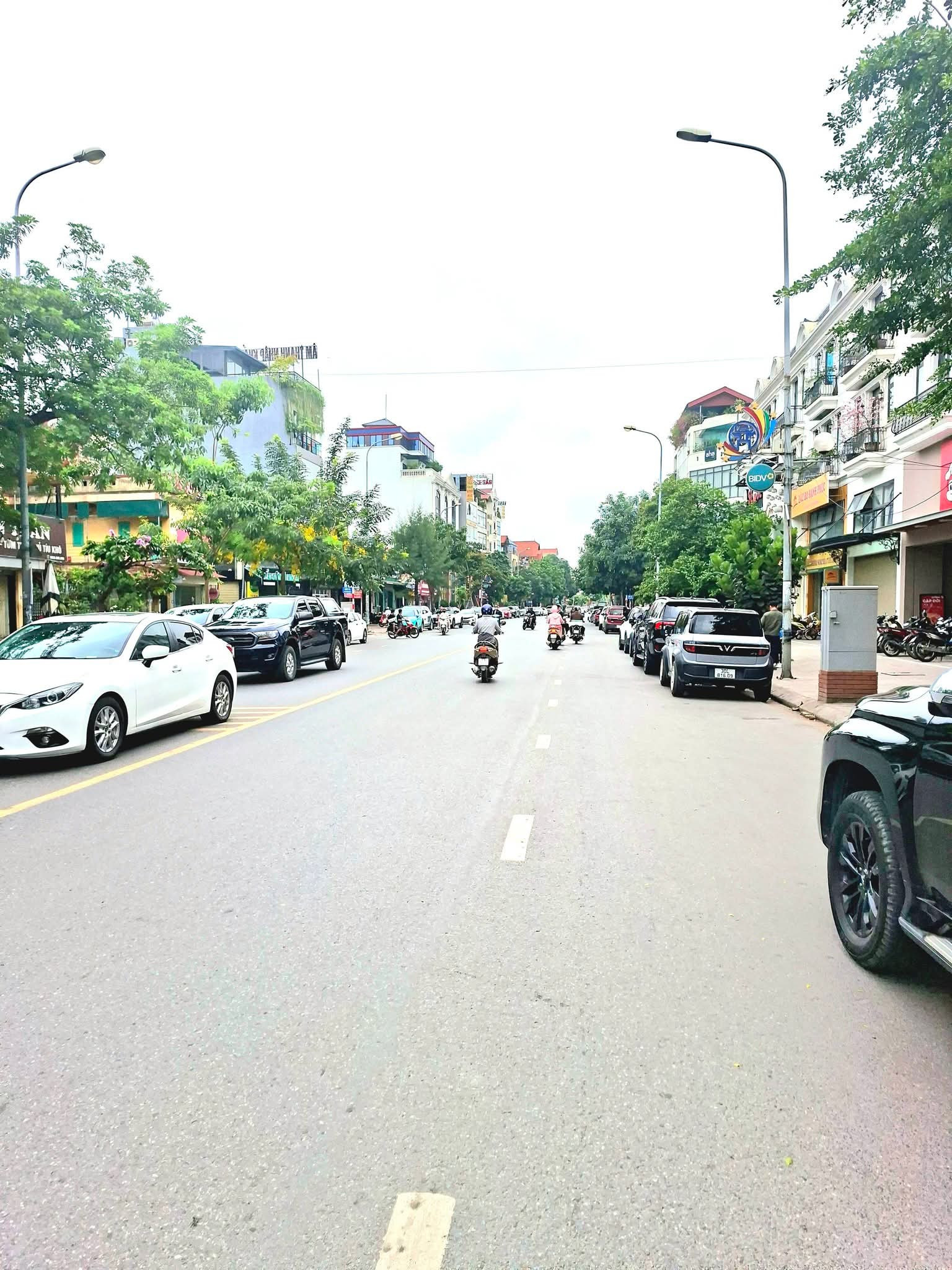 # HIẾM  OTO VÀO NHÀ  VÀI BƯƠC RA PHỐ   NGÔ XUÂN QUẢNG .NGÕ  Ô TÔ THÔNG
