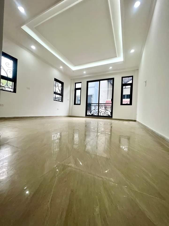Bán nhà ngõ 15 Ngọc Hồi, Hoàng Mai, 6 tầng thang máy, ô tô vào nhà, mới đẹp, 65m2, 18.3 tỷ