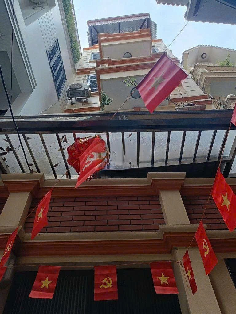 Cho Thuê Nhà Ngõ Rộng 112 Ngọc Khánh - Ba Đình 60M² 3 Tầng 3 Ngủ - Nội Thất Full - Giá Thuê 16tr