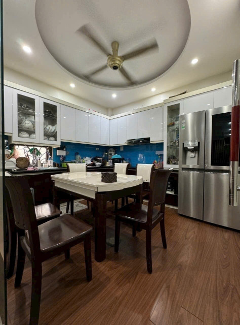 Bán nhà Ngọc Lâm 40m² ngang 4m giá 15.9 tỷ Phường Bồ Đề (LH: Zalo 0862299066)