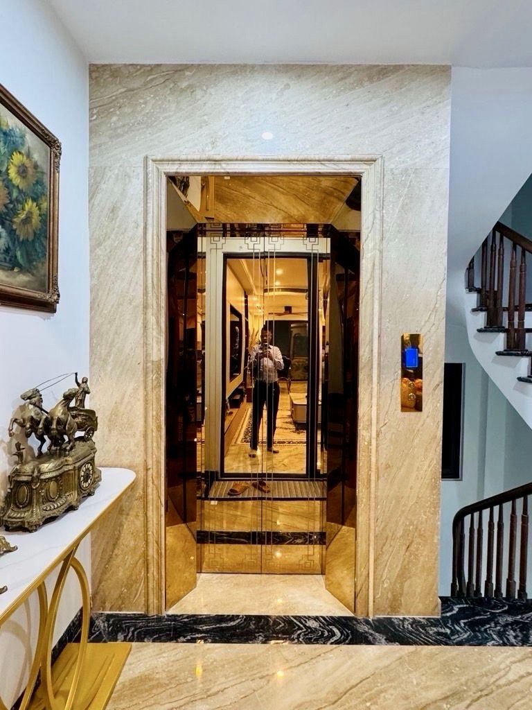 SIÊU ĐẸP 55M2 6TẦNG - THANG MÁY - Ô TÔ VÀO NHÀ - FULL NỘI THẤT CAO CẤP - VÀI BƯỚC RA PHỐ NGỌC LÂM.