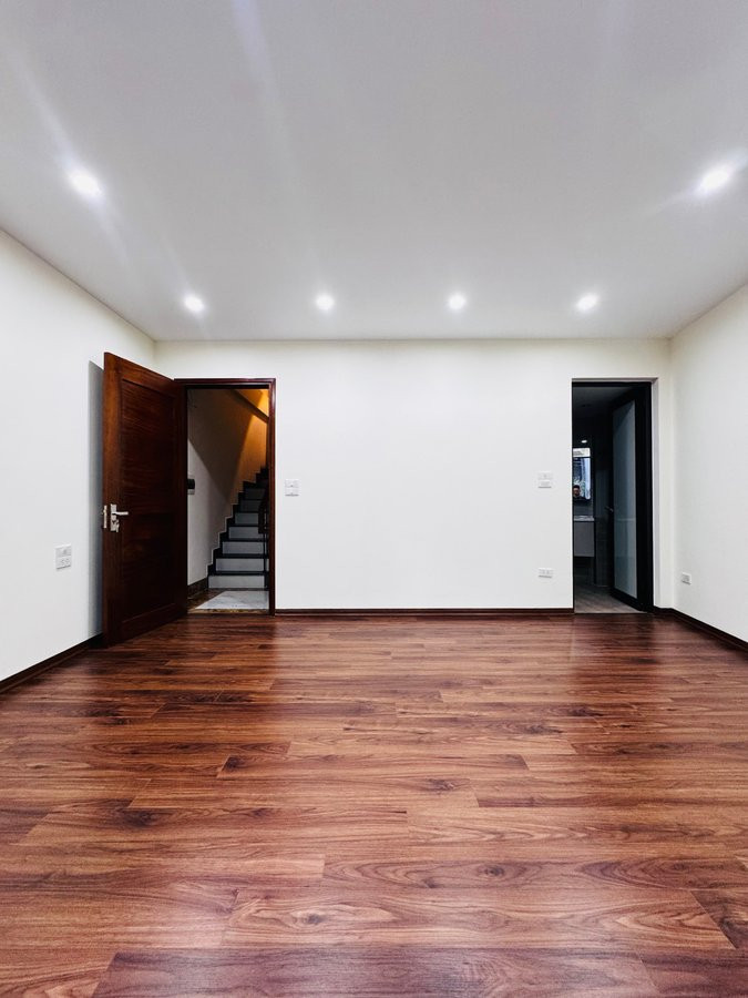Bán Nhà riêng 37m² thổ cư 37m² giá 10.5 tỷ tại Đường Ngọc Thụy Phường Bồ Đề Hà Nội