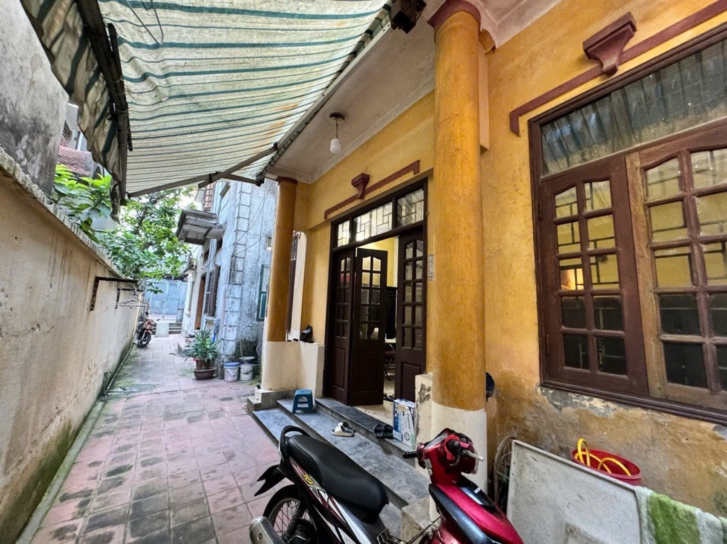 Bán nhà 186m² full thổ cư ngang 6.6m giá 23.8 tỷ tại Đường Ngọc Thụy Phường Bồ Đề