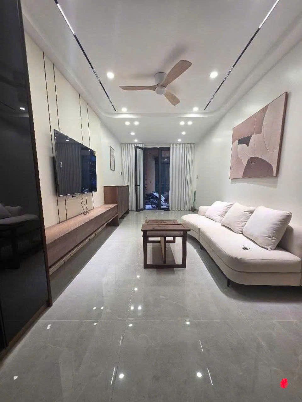 Bán nhà Trung Tâm Ngọc Thụy, Bồ Đề 40m² 6 Tầng, Thang máy, Ngõ rộng, thông, Ô tô đỗ Cửa ..