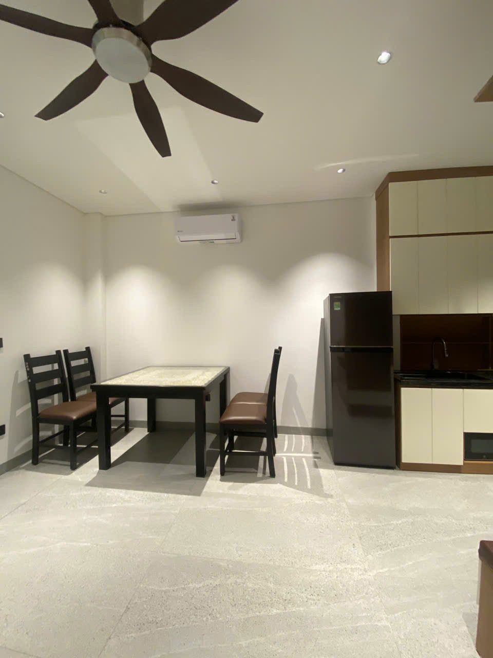🏢 CHO THUÊ CĂN HỘ MINI NGỌC THỤY FULL NỘI THẤT – 1PN + 1PK – 7.5 TRIỆU