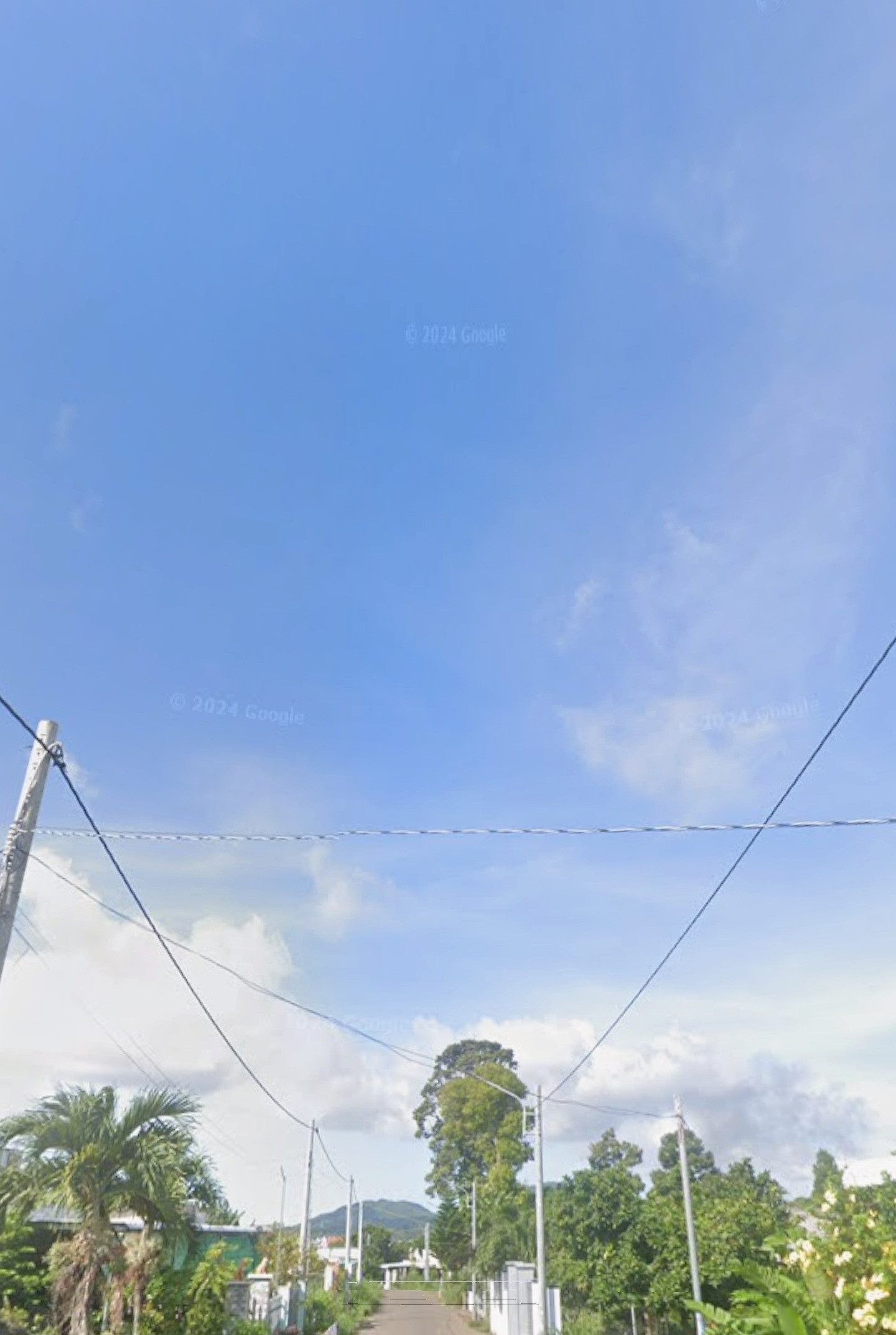 Đất thổ cư 100% 
Mặt tiền đường nhựa