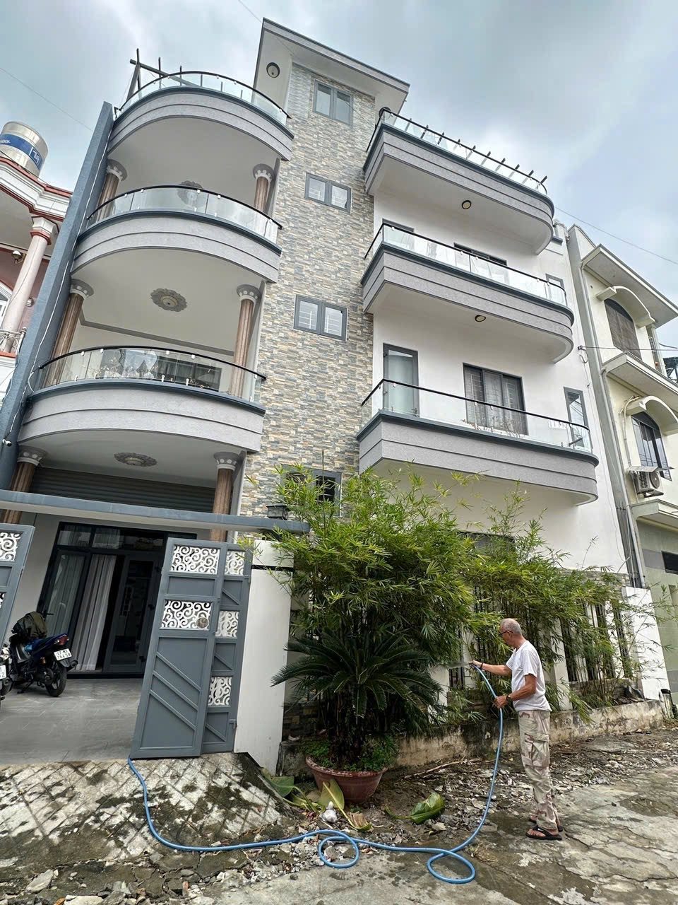 🔥 NGANG GẦN 13M – 4 TẦNG VIEW BIỂN – CHỈ 9,3 TỶ?! HIẾM NHẤT VĨNH HOÀ
