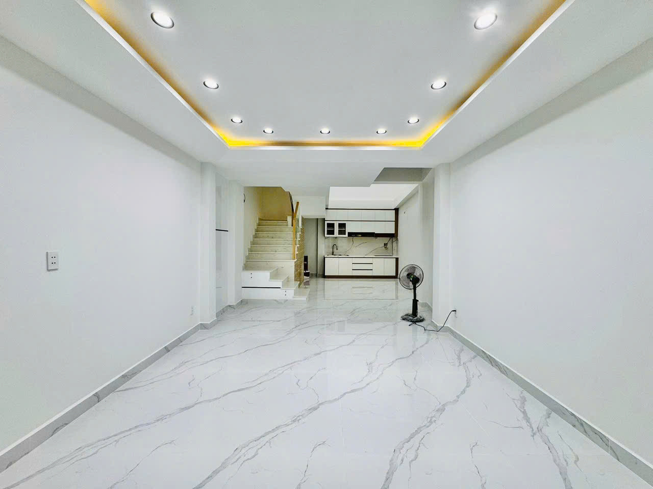 CẦN BÁN GẤP NHÀ ĐẸP 2 LẦU HẺM XE TẢI ĐƯỜNG NGUYỄN ẢNH THỦ  HOOC MÔN GIÁ TỐT