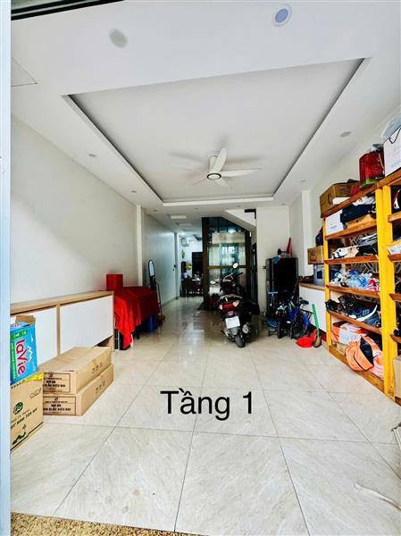 Bán nhà mặt phố phân lô KĐT Đại Kim , Nguyễn Cảnh Dị, HN, DT 53 m2, 6 tầng, giá bán 22.5 tỷ
🔥Mô tả:  Nhà phân lô oto tránh, vỉa hè rộng, kinh doanh tốt, tiện ích xung quanh không thiếu gì.
🏡 Thiết kế 6 tầng, tháng máy.
🌟tầng 1 để oto, bếp, wc
🌟 TẦNG 2
