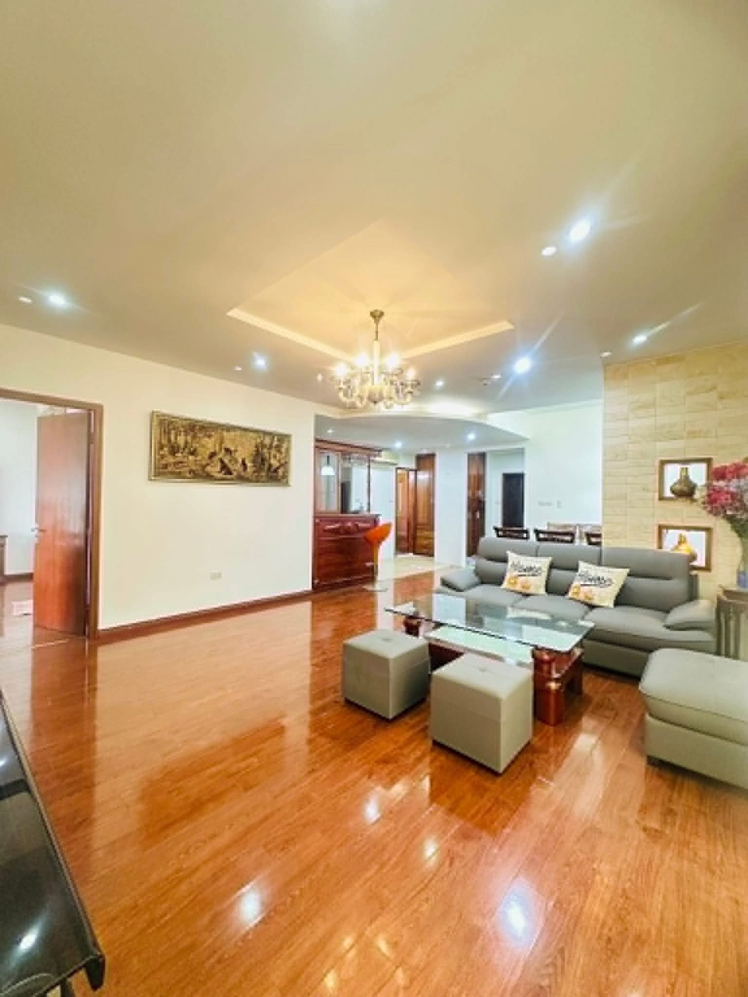 CHO THUÊ CĂN HỘ CHUNG CƯ M5 NGUYỄN CHÍ THANH, ĐỐNG ĐA, NHÀ ĐẸP FULL NỘI THẤT