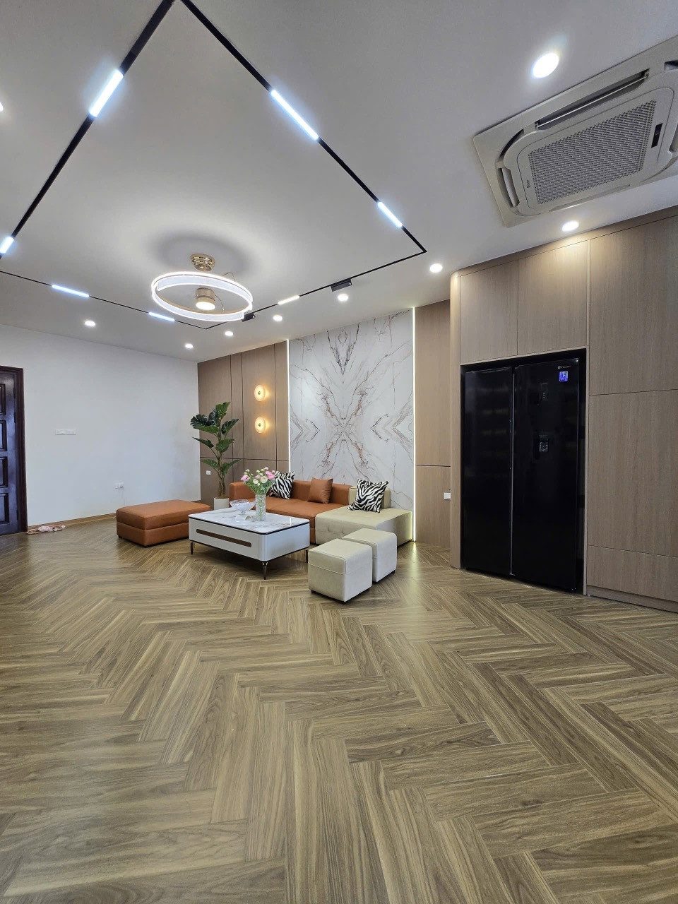 Bán Căn hộ chung cư 94m2 giá 9.6 tỷ tại Đường Nguyễn Chí Thanh Phường Giảng Võ Quận Ba Đình Hà Nội