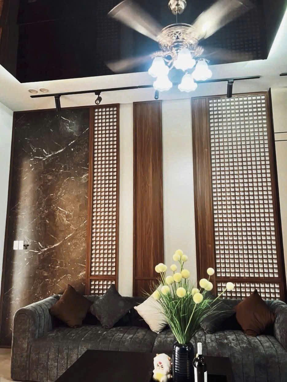 Biệt thự 3 tầng Nguyễn Chích 📌📌📌LÀM VIỆC TRỰC TIẾP GIÁ TỐT !!!
