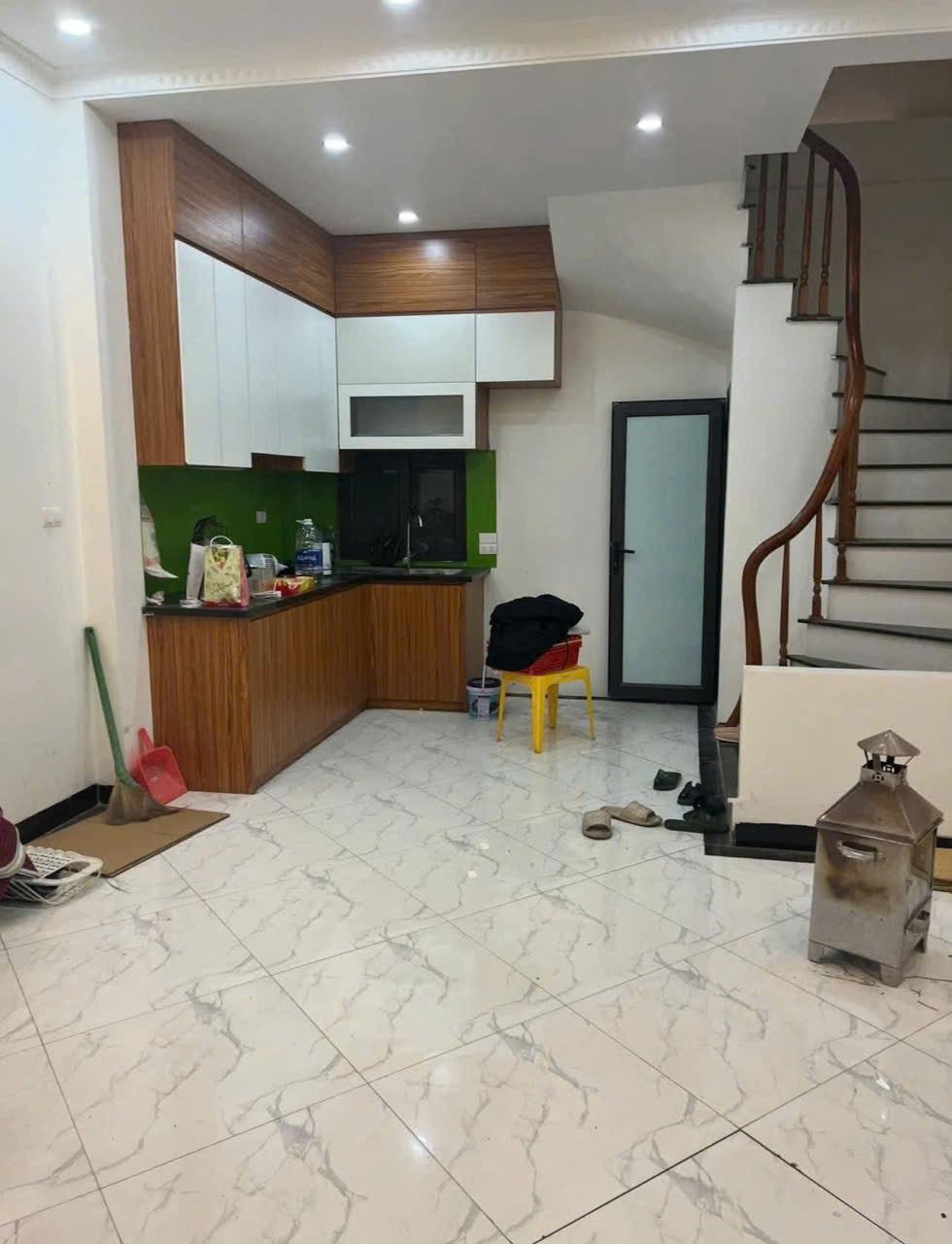 Cho Thuê Nhà Phố Nguyễn Chính - Hoàng Mai 30M² 5 Tầng 3 Ngủ - Nội Thất CB - Ngõ Rộng - Ở, Kinh Doanh VP - Giá Thuê 13tr
