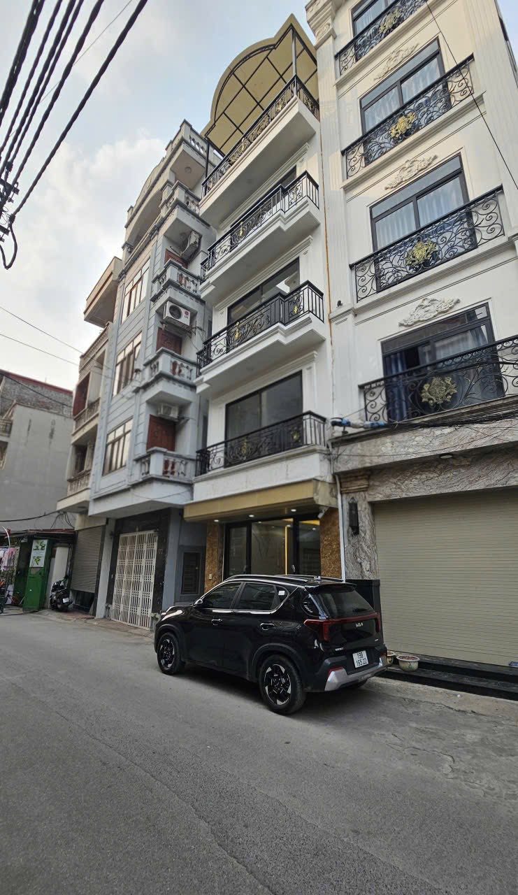 BÁN NHÀ PHỐ NGUYỄN CHÍNH. HOÀNG MAI. 5 TẦNG MỚI. GARA Ô TÔ.